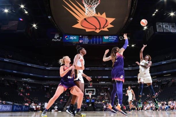 Danielle Robinson of the Indiana Fever shoots the ball during the game against the Phoenix Mercury on August 17, 2021 at Footprint Center in Phoenix,...