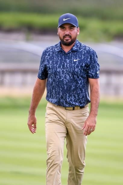 Jason Day of Australia at the 18th hole during the first round of THE NORTHERN TRUST at Liberty National Golf Club on August 19, 2021 in Jersey City,...