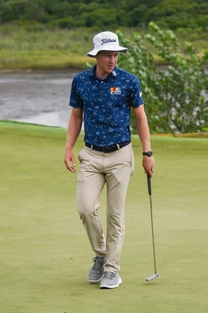 Peter Malnati on the 18th hole during the first round of THE NORTHERN TRUST at Liberty National Golf Club on August 19, 2021 in Jersey City, New...