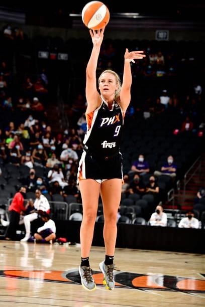 Sophie Cunningham of the Phoenix Mercury shoots the ball during the game against the Washington Mystics on August 19, 2021 at Footprint Center in...