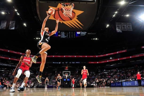 Brianna Turner of the Phoenix Mercury drives to the basket during the game against the Washington Mystics on August 19, 2021 at Footprint Center in...