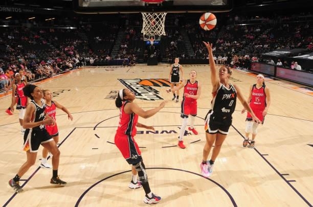 Kia Nurse of the Phoenix Mercury shoots the ball during the game against the Washington Mystics on August 19, 2021 at Footprint Center in Phoenix,...
