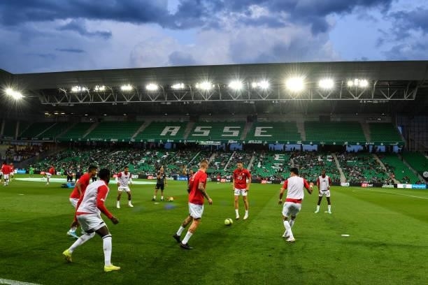 Players of Lille warm up prior to the French Ligue 1 Uber Eats soccer match between Saint Etienne and Lille at Stade Geoffroy-Guichard on August 21,...