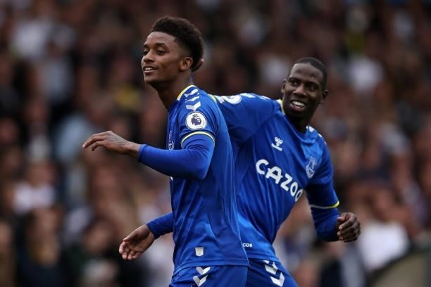 Demari Gray of Everton celebrates scoring his Goa with Abdoulaye Doucoure during the Premier League match between Leeds United and Everton at Elland...