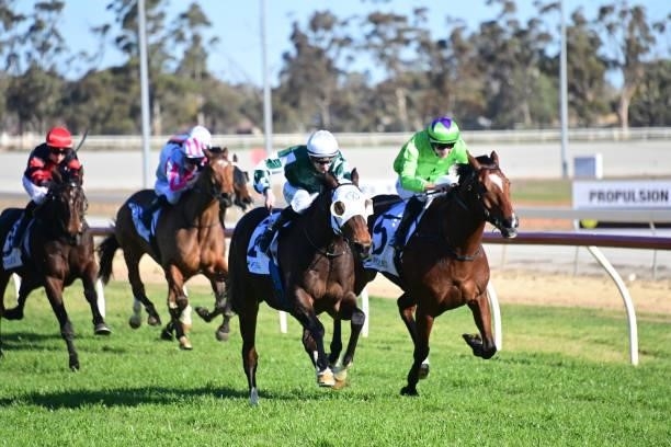Yulong Captain ridden by Damien Thornton wins the Pooles Accountants BM70 Handicap - Murray Mallee Stayers Series Heat 4 at Swan Hill Racecourse on...