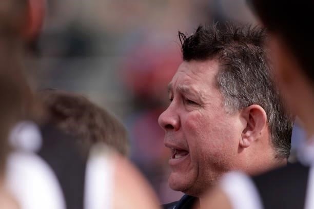 Brett Ratten, Senior Coach of the Saints addresses his players during the 2021 AFL Round 23 match between the St Kilda Saints and the Fremantle...