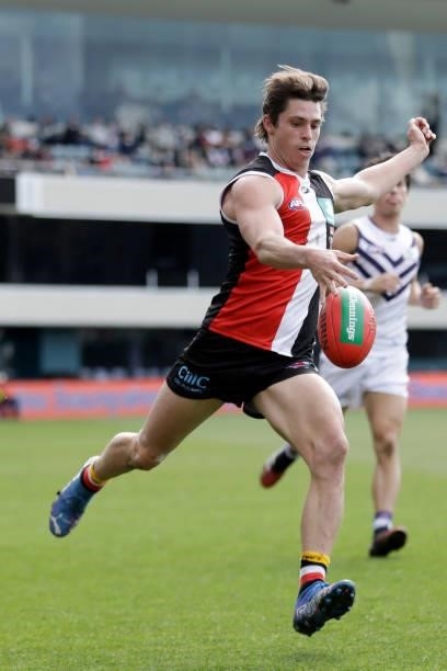 Jack Steele of the Saints kicks the ball during the 2021 AFL Round 23 match between the St Kilda Saints and the Fremantle Dockers at Blundstone Arena...