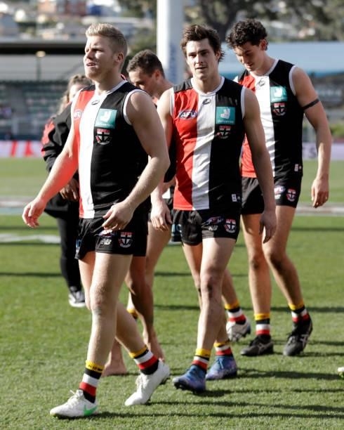 Dan Hannebery of the Saints leads the team off during the 2021 AFL Round 23 match between the St Kilda Saints and the Fremantle Dockers at Blundstone...