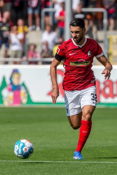 Vincenzo Grifo of SC Freiburg controls the Ball during the Bundesliga match between Sport-Club Freiburg and Borussia Dortmund at SC-Stadion on August...