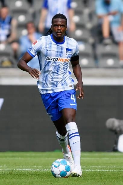 Dedryck Boyata of Hertha BSC controls the ball during the Bundesliga match between Hertha BSC and VfL Wolfsburg at Olympiastadion on August 21, 2021...