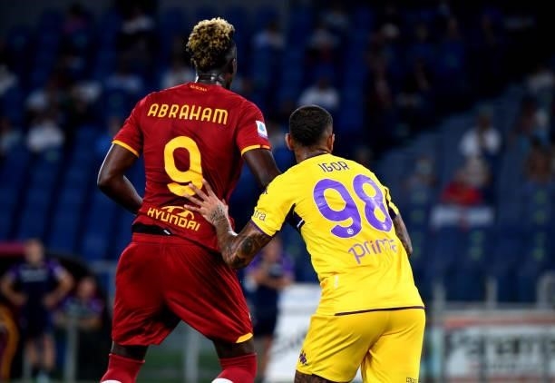 Tammy Abraham of AS Roma competes with Igor Julio dos Santos of ACF Fiorentina ,during the Serie A match between AS Roma v ACF Fiorentina at Stadio...
