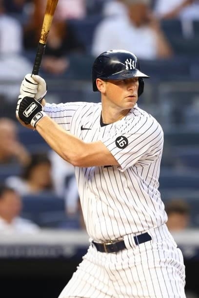 LeMahieu of the New York Yankees in action against the Minnesota Twins at Yankee Stadium on August 20, 2021 in New York City. New York Yankees...