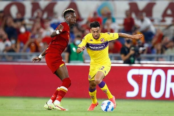 Nicolas Gonzalez of ACF Fiorentina and Tammy Abraham of AS Roma battle for the ball during the Serie A match between AS Roma and ACF Fiorentina at...