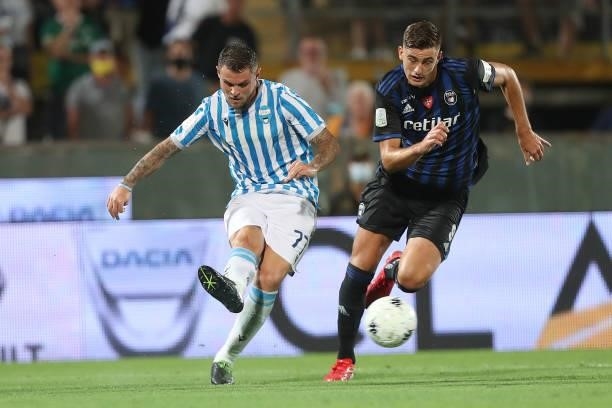 Federico Viviani of SPAL in action againstlorenzo Lucca of Pisa Calcio during the SERIE B match between Pisa Calcio and SPAL at Arena Garibaldi on...