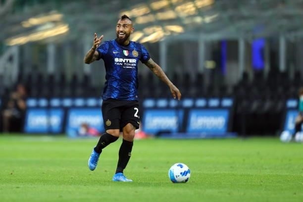 Arturo Vidal of FC Internazionale controls the ball during the Serie A match between FC Internazionale and Genoa CFC at Stadio Giuseppe Meazza on...