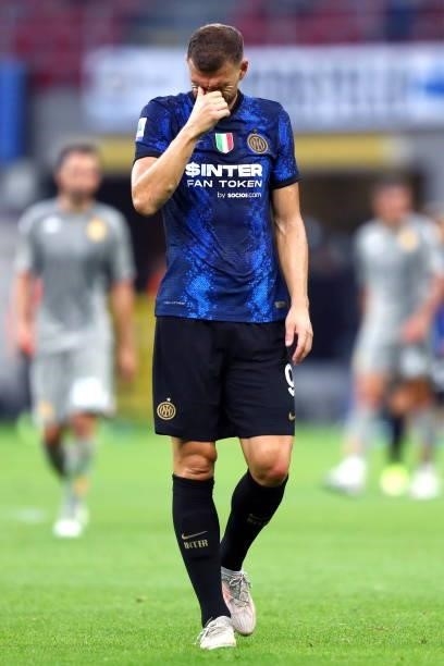 Edin Dzeko of FC Internazionale looks dejected during the Serie A match between FC Internazionale and Genoa CFC at Stadio Giuseppe Meazza on August...