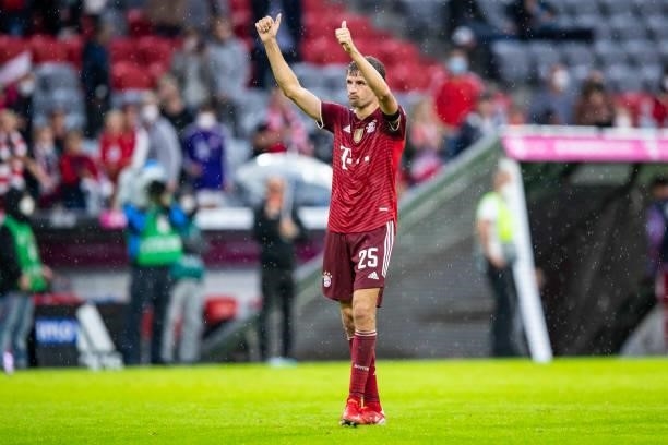 Thomas Mueller of Bayern Muenchen thanks the fans after the match during the Bundesliga match between FC Bayern Muenchen and 1. FC Koeln at Allianz...