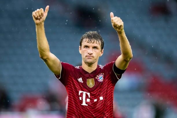 Thomas Mueller of Bayern Muenchen thanks the fans after the match during the Bundesliga match between FC Bayern Muenchen and 1. FC Koeln at Allianz...