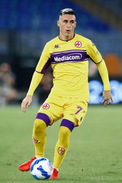 Jose Maria Callejon of ACF Fiorentina controls the ball during the Serie A match between AS Roma and ACF Fiorentina at Stadio Olimpico on August 22,...