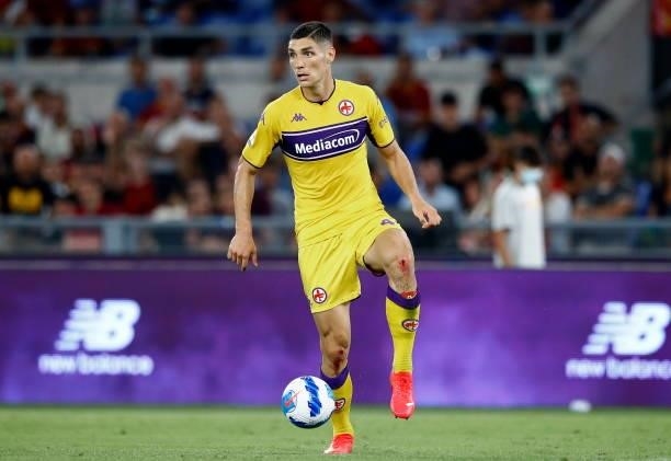 Nikola Milenkovic of ACF Fiorentina controls the ball during the Serie A match between AS Roma and ACF Fiorentina at Stadio Olimpico on August 22,...