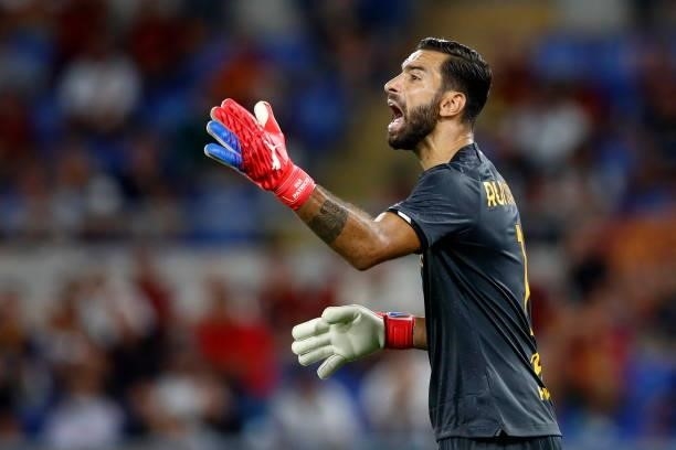 Rui Patricio of AS Roma gestures during the Serie A match between AS Roma and ACF Fiorentina at Stadio Olimpico on August 22, 2021 in Rome, Italy.