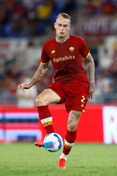 Rick Karsdorp of AS Roma controls the ball during the Serie A match between AS Roma and ACF Fiorentina at Stadio Olimpico on August 22, 2021 in Rome,...