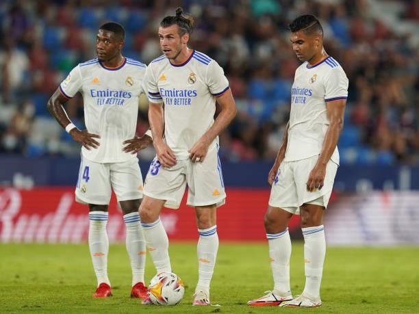 Gareth Bale with David Alaba and Carlos Henrique Casemiro of Real Madrid during the La Liga match between Levante UD v Real Madrid played at Ciutat...