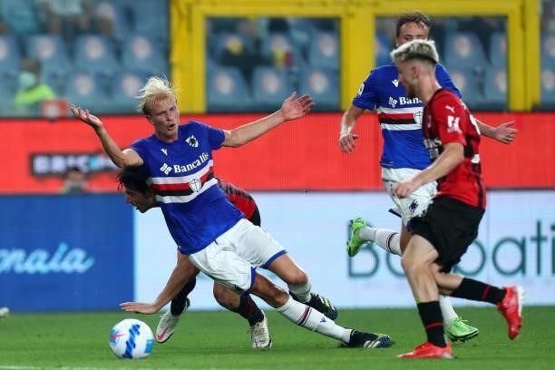 Morten Thorsby of UC Sampdoria and Sandro Tonali of AC Milan battle for the ball during the Serie A match between UC Sampdoria and AC Milan at Stadio...