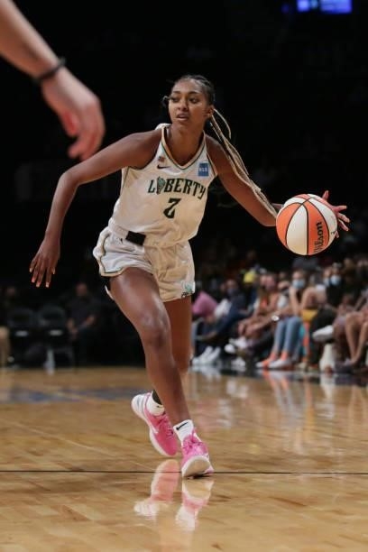 DiDi Richards of the New York Liberty handles the ball against the Phoenix Mercury on August 25, 2021 at Barclays Center in Brooklyn, New York. NOTE...