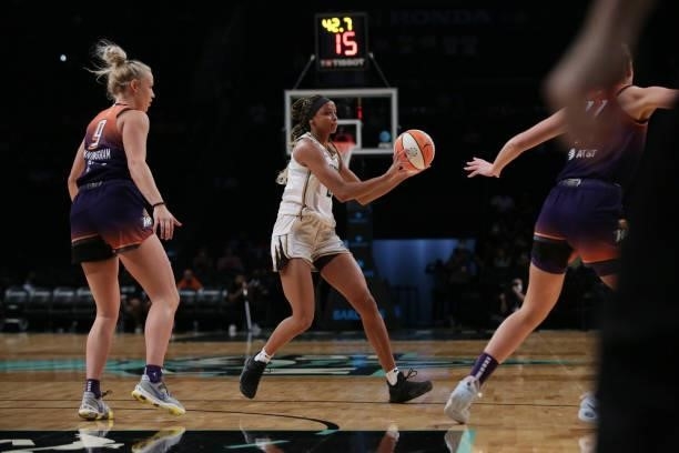 Leaonna Odom of the New York Liberty passes the ball against the Phoenix Mercury on August 25, 2021 at Barclays Center in Brooklyn, New York. NOTE TO...
