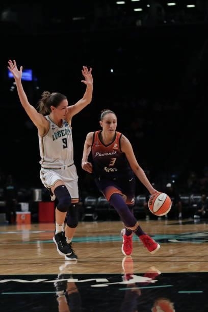 Diana Taurasi of the Phoenix Mercury drives to the basket against the New York Liberty on August 25, 2021 at Barclays Center in Brooklyn, New York....