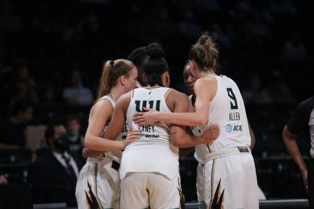 The New York Liberty huddle up during the game against the Phoenix Mercury on August 25, 2021 at Barclays Center in Brooklyn, New York. NOTE TO USER:...