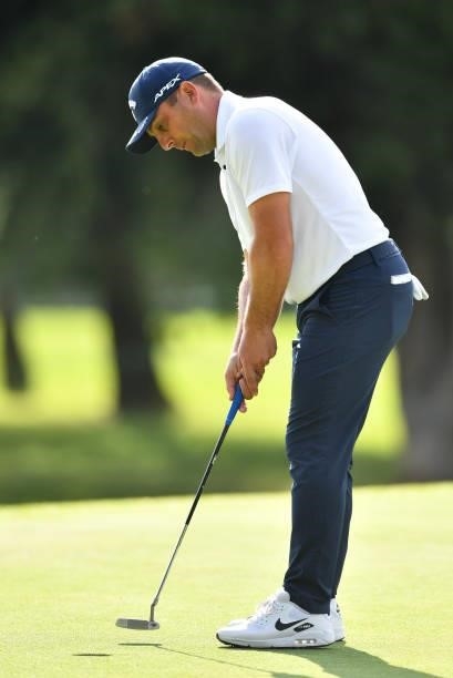 Francesco Molinari of Italy putting at the 15th hole during Day One of The Omega European Masters at Crans-sur-Sierre Golf Club on August 26, 2021 in...