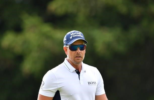 Henrik Stenson of Sweden at the 18th hole during Day One of The Omega European Masters at Crans-sur-Sierre Golf Club on August 26, 2021 in...