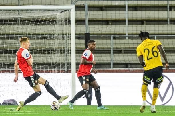 Marokhy Ndione of Elfsborg scores the 3-1 during the UEFA Conference League play-offs match between IF Elfsborg and Feyenoord at the Boras Arena on...