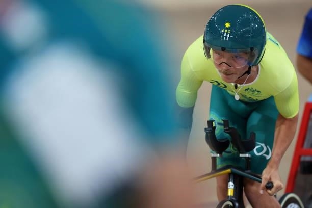 Alistair Donohoe of Team Australia competes in the Track Cycling Men's C5 4000m Individual Pursuit Gold Medal race on day 3 of the Tokyo 2020...