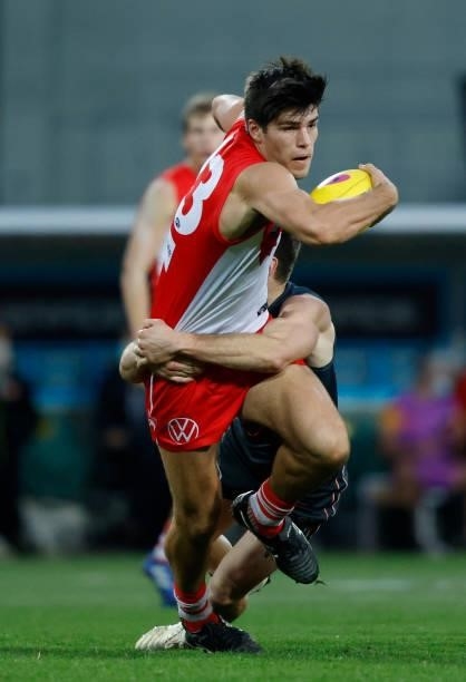Lewis Melican of the Swans in action during the 2021 AFL Second Elimination Final match between the Sydney Swans and the GWS Giants at University of...