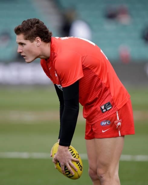 Hayden McLean of the Swans warms up before the 2021 AFL Second Elimination Final match between the Sydney Swans and the GWS Giants at University of...