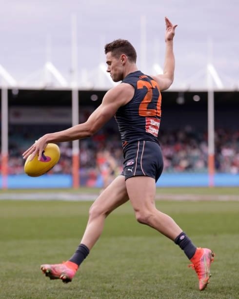 Josh Kelly of the Giants kicks the ball during the 2021 AFL Second Elimination Final match between the Sydney Swans and the GWS Giants at University...