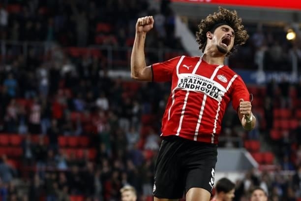 Andre Ramalho of PSV Eindhoven celebrates the 2-2 score during the Dutch Eredivisie match between PSV Eindhoven and FC Groningen at Phillips Stadium...