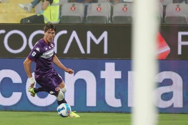 Dusan Vlahovic of ACF Fiorentina in action during the Serie A match between ACF Fiorentina and Torino FC at Stadio Artemio Franchi on August 28, 2021...