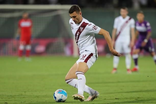 Alesaandro Buongiorno of Torino FC in action during the Serie A match between ACF Fiorentina and Torino FC at Stadio Artemio Franchi on August 28,...