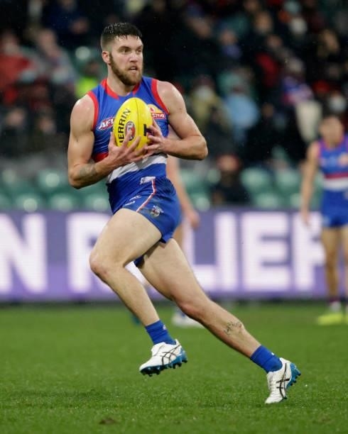 Bailey Williams of the Bulldogs in action during the 2021 AFL First Elimination Final match between the Western Bulldogs and the Essendon Bombers at...