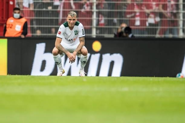 Louis Jordan Beyer of Borussia Moenchengladbach reacts after the Bundesliga match between 1.FC Union Berlin and Borussia Moenchengladbach at Stadion...