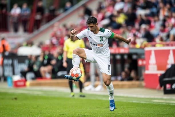 Lars Stindl of Borussia Moenchengladbach in action during the Bundesliga match between 1.FC Union Berlin and Borussia Moenchengladbach at Stadion an...