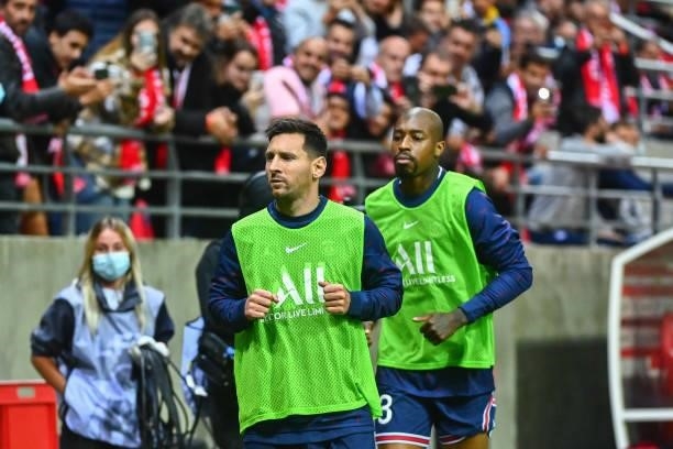 Lionel MESSI of PSG is warming up during the Ligue 1 Uber Eats match between Reims and Paris Saint Germain at Stade Auguste Delaune on August 29,...