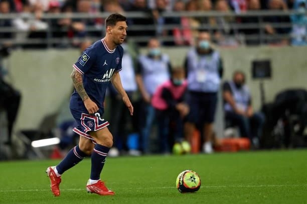 Lionel Messi of PSG during the Ligue 1 Uber Eats match between Reims and Paris Saint Germain at Stade Auguste Delaune on August 29, 2021 in Reims,...