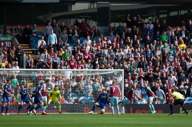 Chris Wood of Burnley scores his team's first goal during the Premier League match between Burnley and Leeds United at Turf Moor, Burnley, UK on 29th...