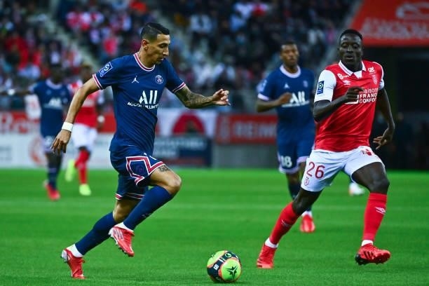 Angel DI MARIA of PSG and Dion LOPY of Reims during the Ligue 1 Uber Eats match between Reims and Paris Saint Germain at Stade Auguste Delaune on...