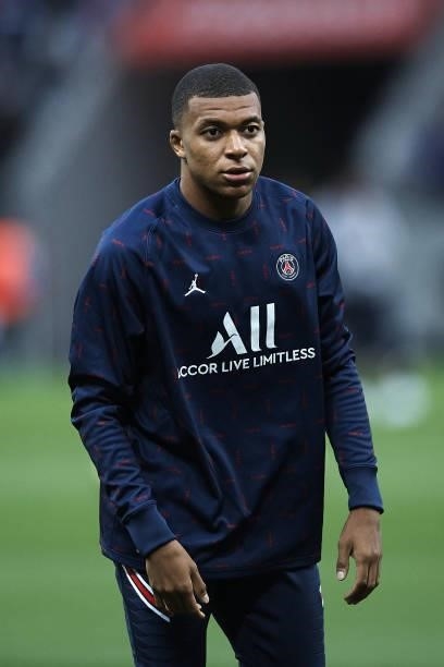 Kylian Mbappe of PSG during the warm-up before the Ligue 1 Uber Eats match between Reims and Paris Saint Germain at Stade Auguste Delaune on August...